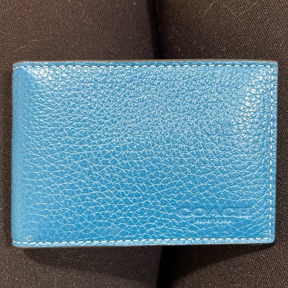 COACH Compact Leather Billfold in Blue Jay - NWT - Picture 1 of 5